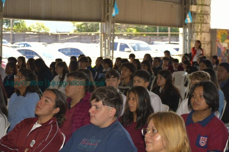 Lanzamiento y capacitación en la 30° del Concejo Deliberante Estudiantil 7 Concejo Deliberante Estudiantil3